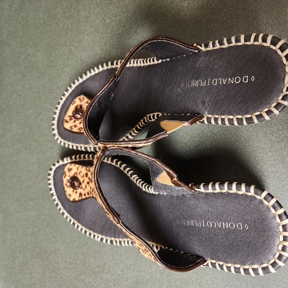 Donald J. Pliner Leopard Print Women's Sandals - Picture 2 of 5